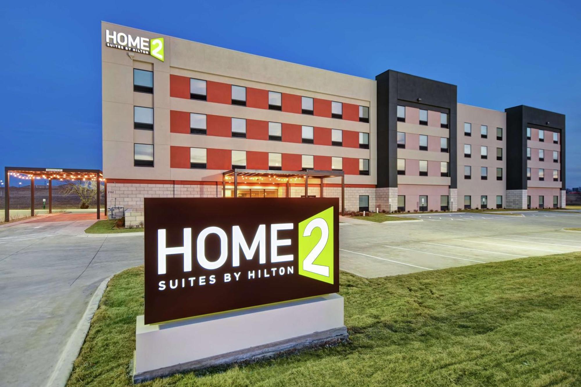 Home2 Suites By Hilton Wichita Northeast Exterior photo